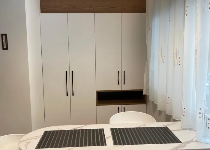 Downtown Apartment *