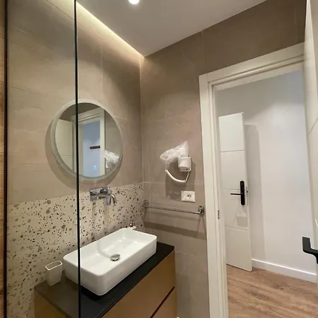 Downtown تيرانا